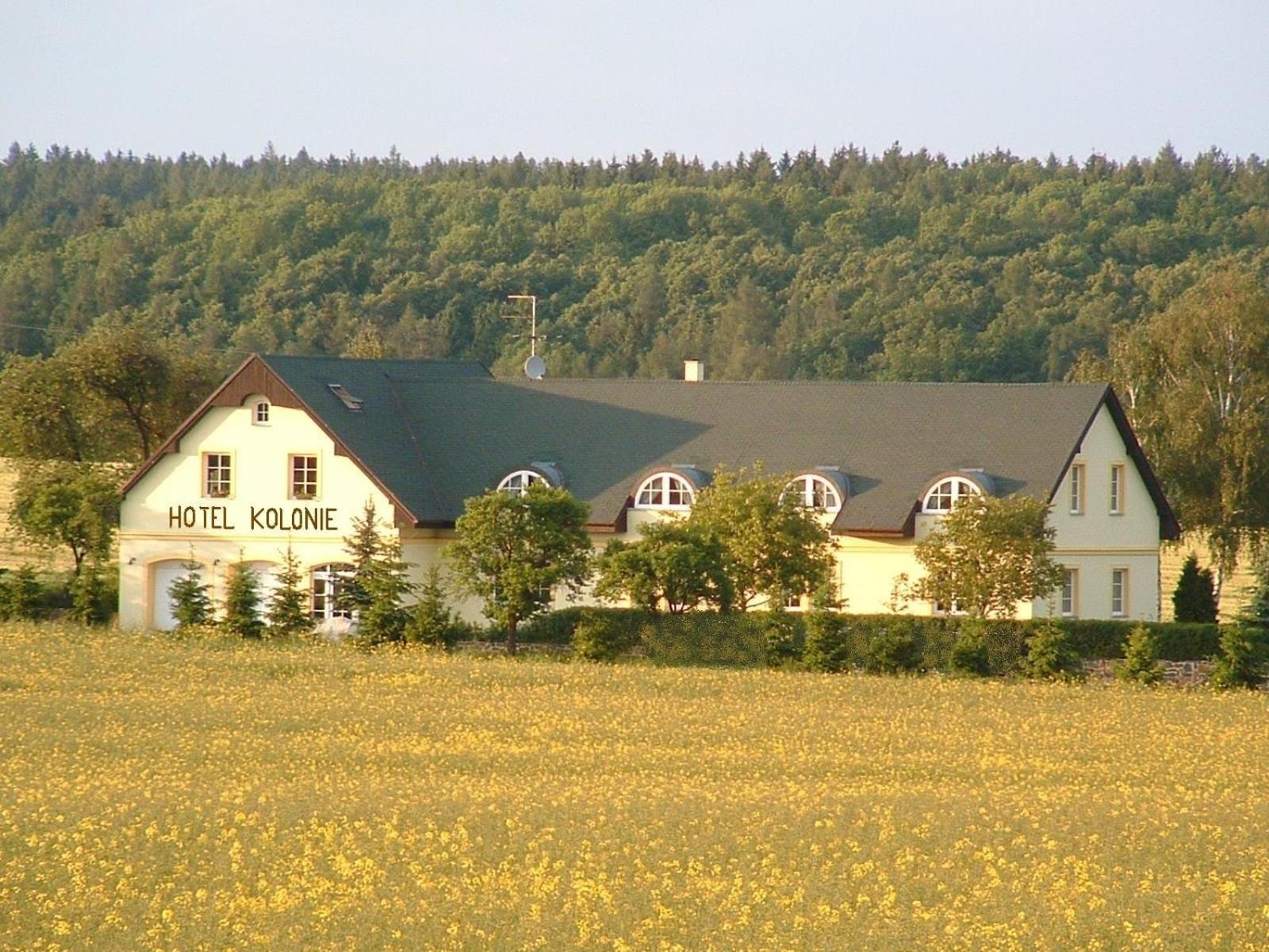 Hotel Kolonie Krivoklát Exterior foto